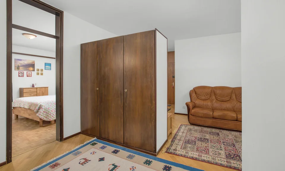 BRIGHT 3.5-ROOM APARTMENT WITH 2 BALCONIES AND GARAGE IN AGNO