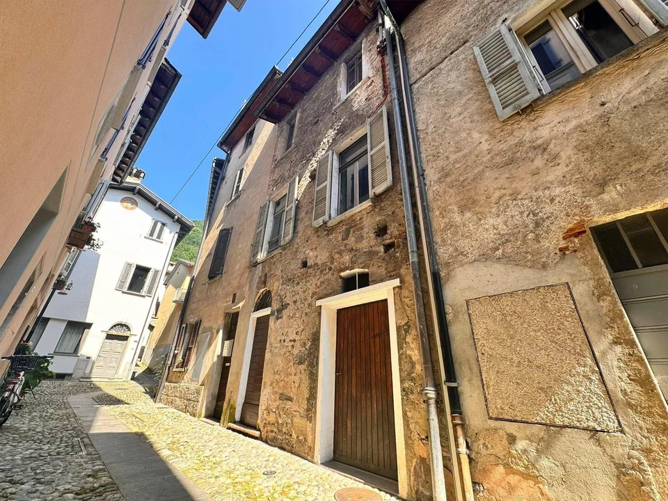 Beautiful 3.5-room duplex in new construction in Bissone