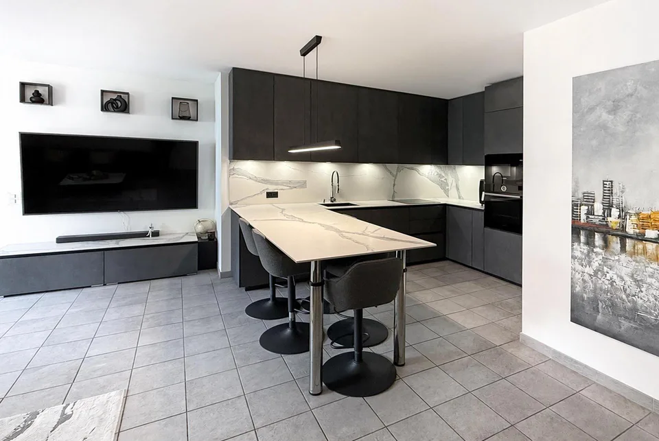 GROßES UND MODERNES 3.5-ZIMMER-WOHNUNG + STUDIO IN LUGANO PREGASSONA