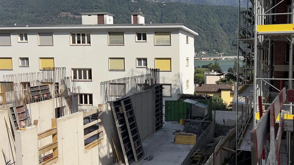 SUPER DUPLEX ATTIQUE 6.5 AVEC VUE SUR LE LAC À MELIDE EN CONSTRUCTION