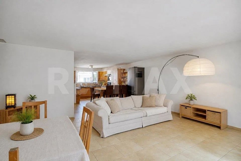 LAVIGNY – TRIPLEX DE 141 M² À L’ESPRIT MAISON