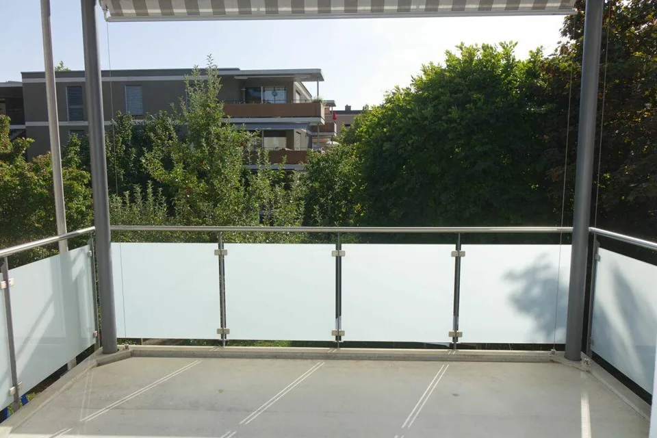 Appartement fraîchement rénové avec grand balcon