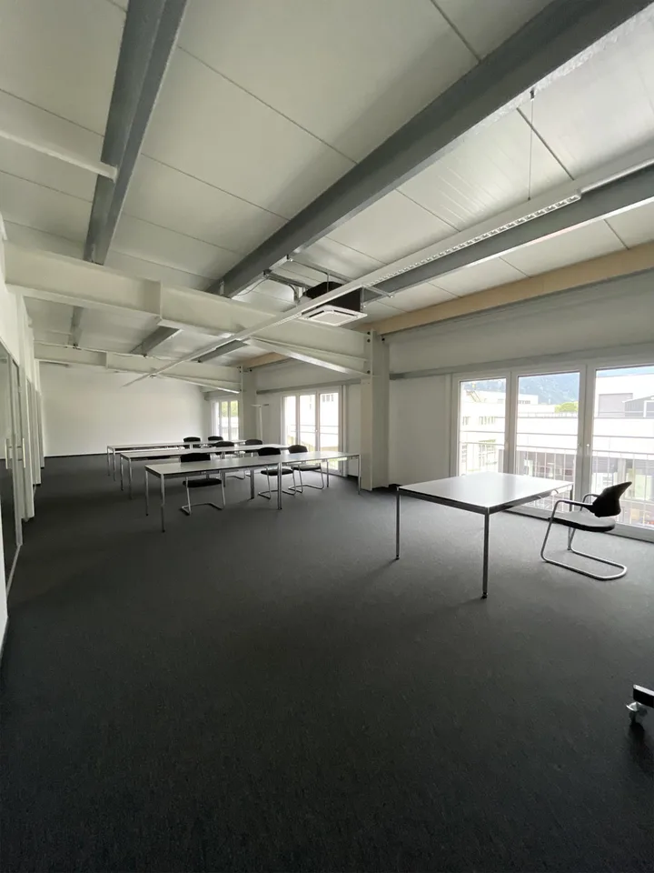 sep. Raum als Büro zu vermieten