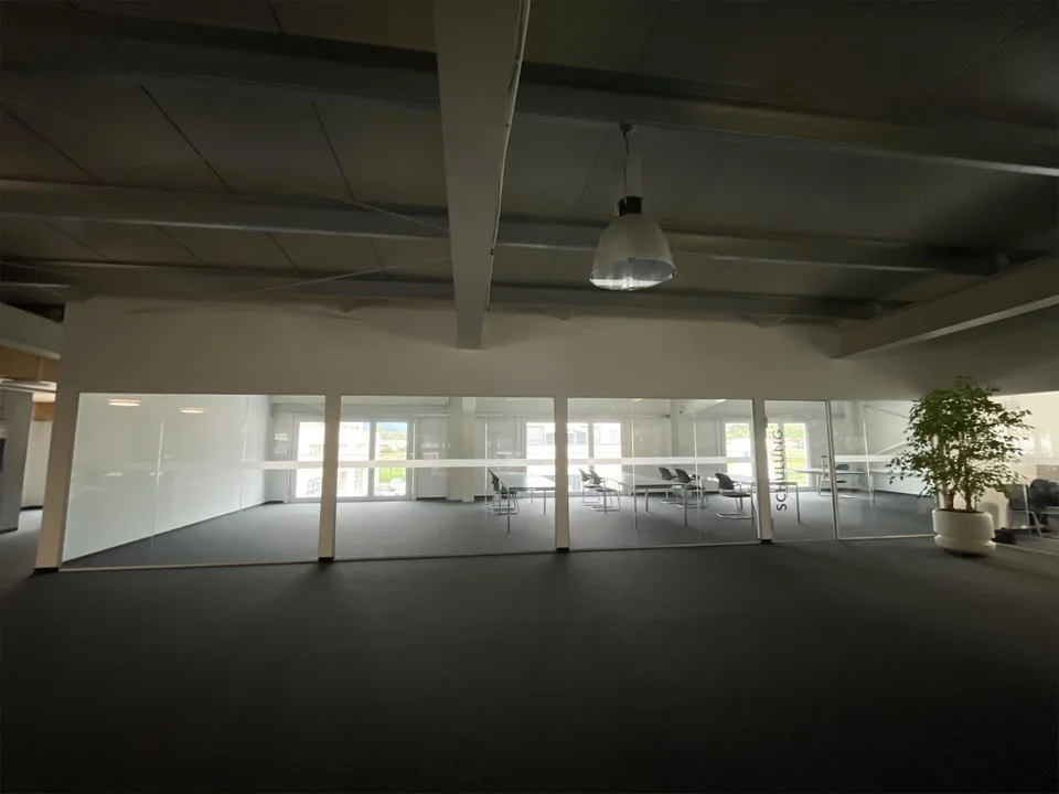 sep. Raum als Büro zu vermieten