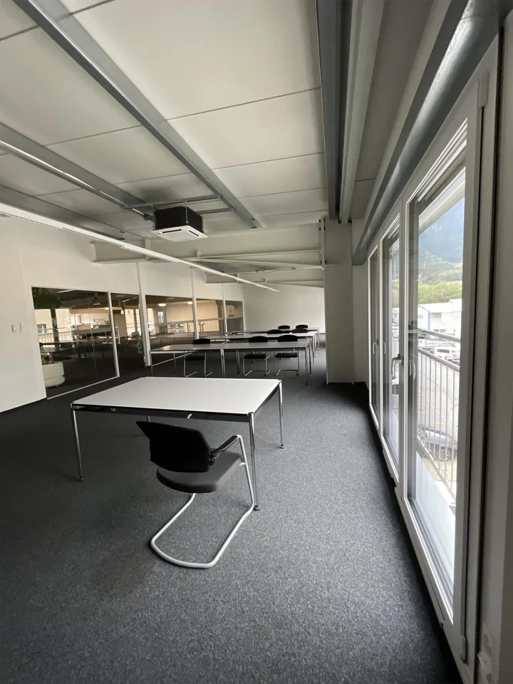 sep. Raum als Büro zu vermieten