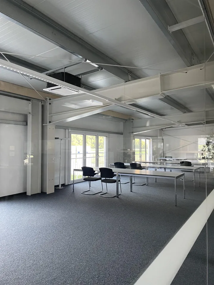 sep. Raum als Büro zu vermieten