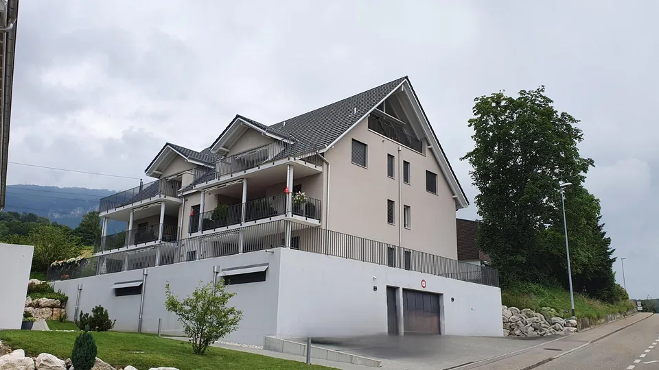 sonnige 4.5 Zimmerwohnung mit toller Aussicht in Alpen und Jura