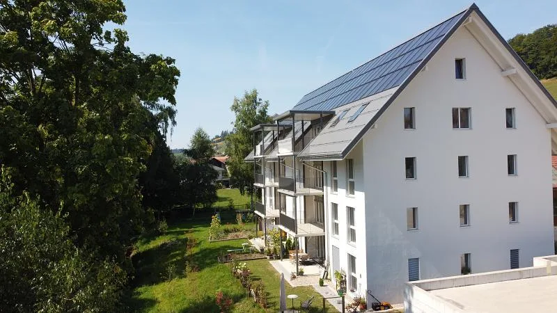 MODERN, GROSSZÜGIG UND NATURNAH