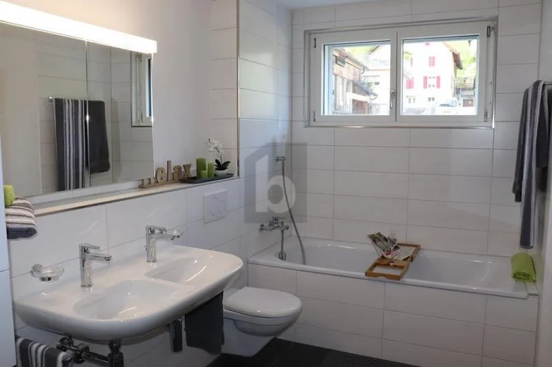 MODERN, GROSSZÜGIG UND NATURNAH