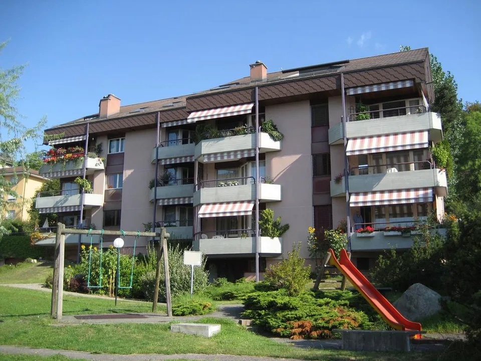 Place de parc extérieure dans les hauts de Pully