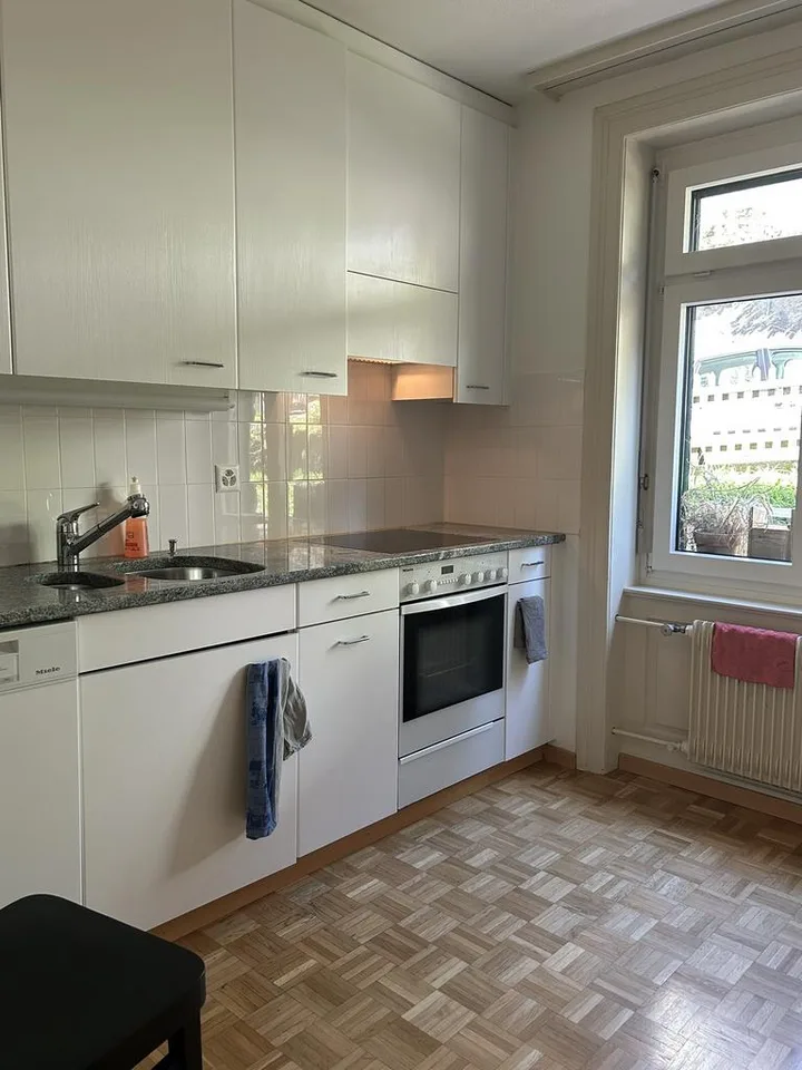 4-Zimmer Altbauwohnung in Stadtnähe