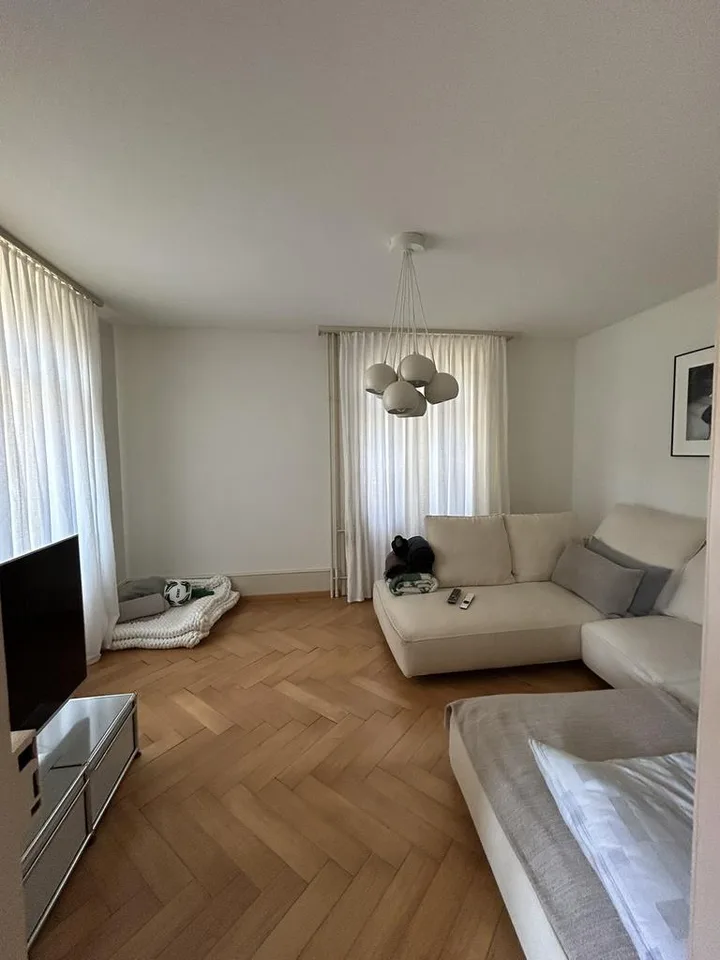 4-Zimmer Altbauwohnung in Stadtnähe