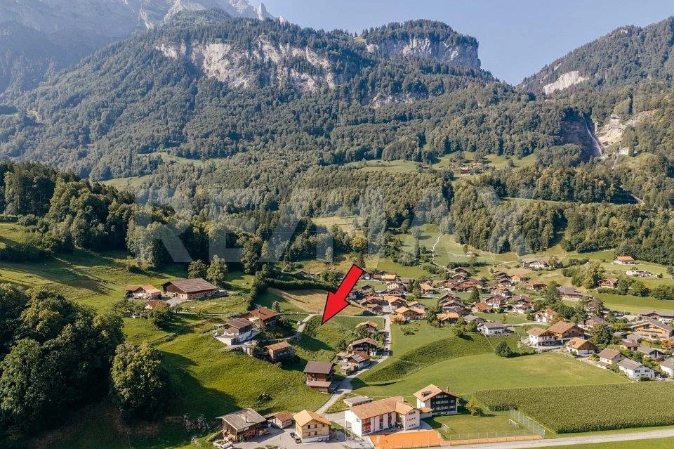 Baulandparzelle in Willigen — Wohnen an sonniger Hanglage mit Weitb...