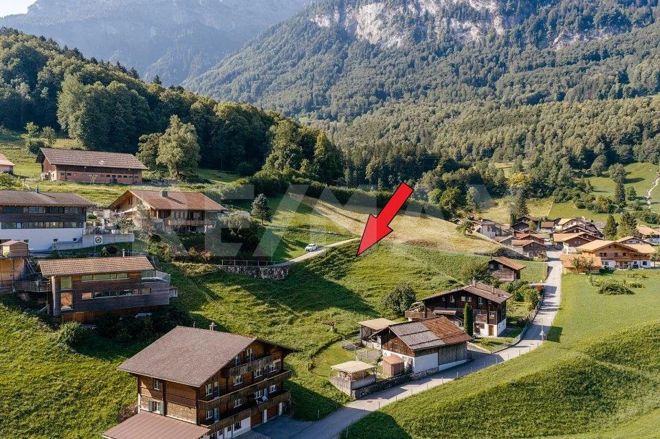 Baulandparzelle in Willigen — Wohnen an sonniger Hanglage mit Weitb...