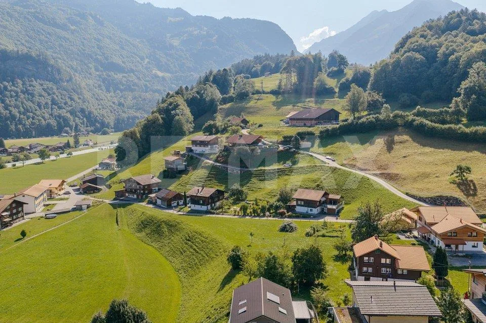 Baulandparzelle in Willigen — Wohnen an sonniger Hanglage mit Weitb...