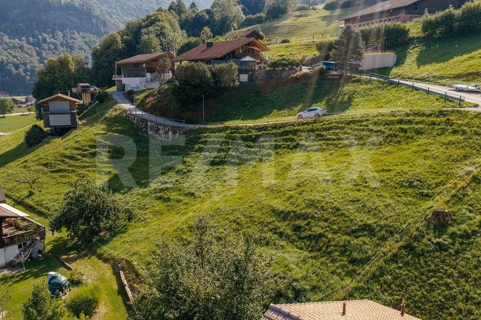 Baulandparzelle in Willigen — Wohnen an sonniger Hanglage mit Weitb...