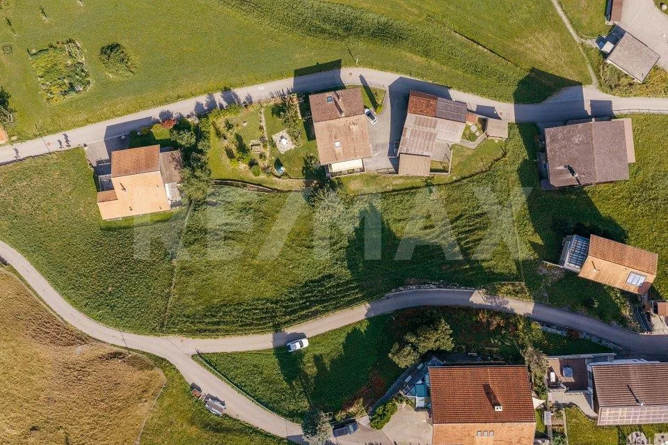 Baulandparzelle in Willigen — Wohnen an sonniger Hanglage mit Weitb...