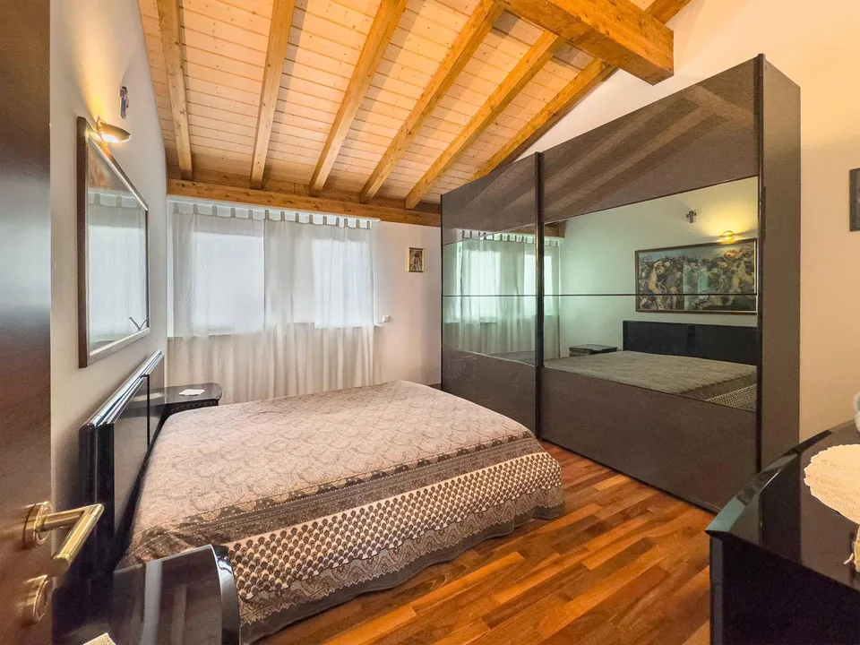 Casa unifamiliare con giardino e piscina a Bioggio