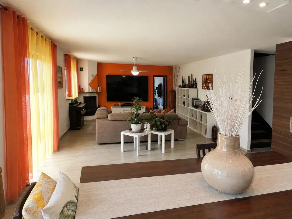 Einfamilienhaus mit Garten und Panoramablick