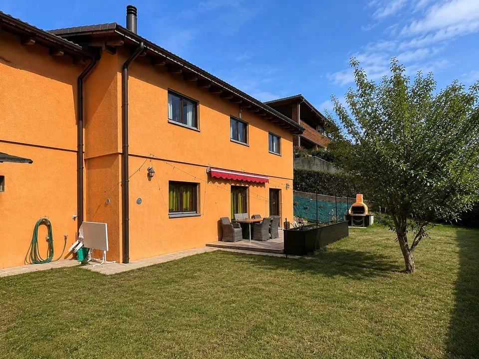 Einfamilienhaus mit Garten und Panoramablick