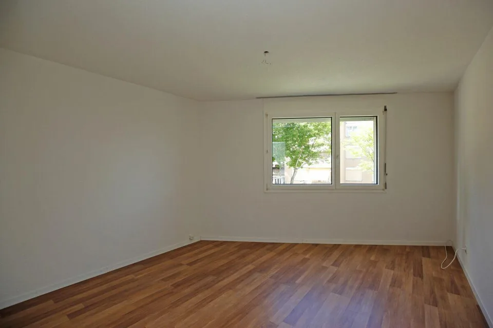 Ruhiges Wohnen neben dem Zentrum von Urtenen-Schönbühl 4.5-Zimmer-Erdgeschosswohnung