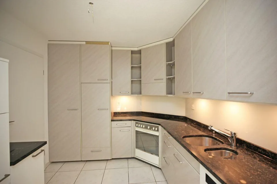 Ruhiges Wohnen neben dem Zentrum von Urtenen-Schönbühl 4.5-Zimmer-Erdgeschosswohnung