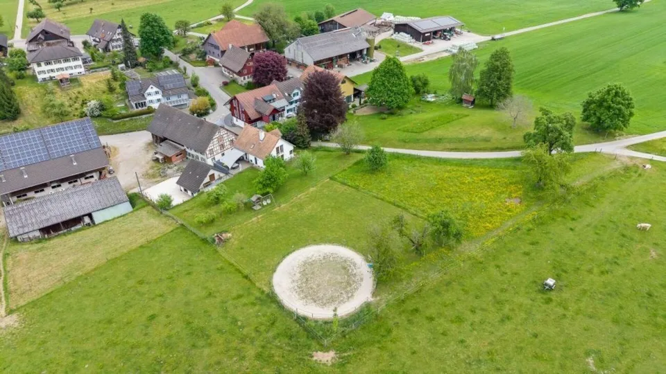Bijou- Pferdeparadies! Einfamilienhaus mit Pferdestall