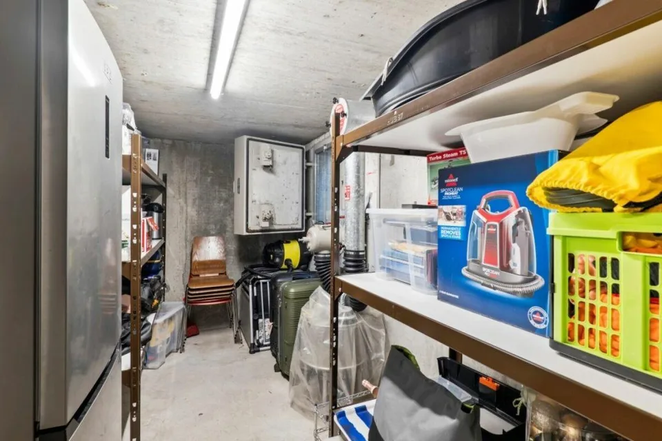 Doppeleinfamilienhaus mit grosser Rasenfläche