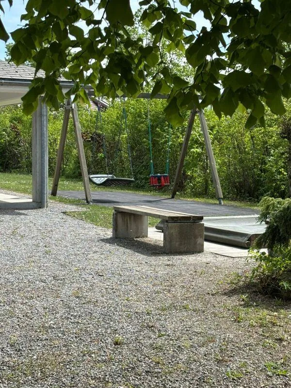 Traumhaftes Eck-Reiheneinfamilienhaus mit zwei Einstellhallenplätze