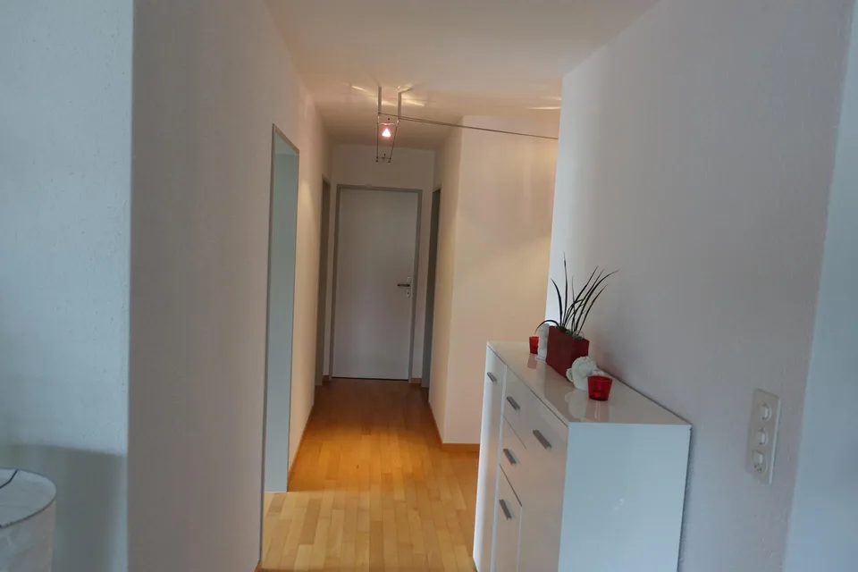 Schöne, grosse 4.5 Zimmerwohnung an ruhiger Lage mit Lift,