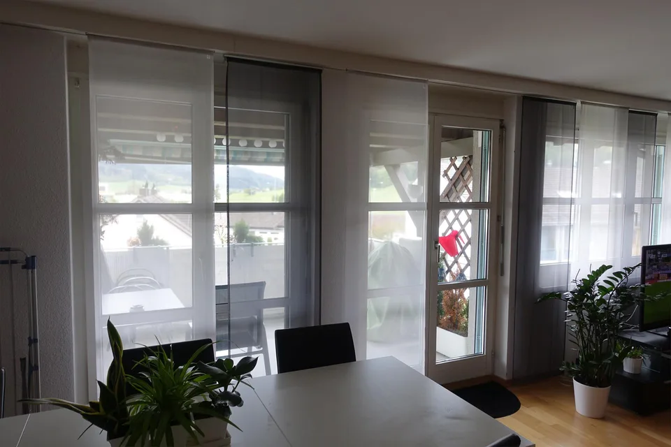 Schöne, grosse 4.5 Zimmerwohnung an ruhiger Lage mit Lift,