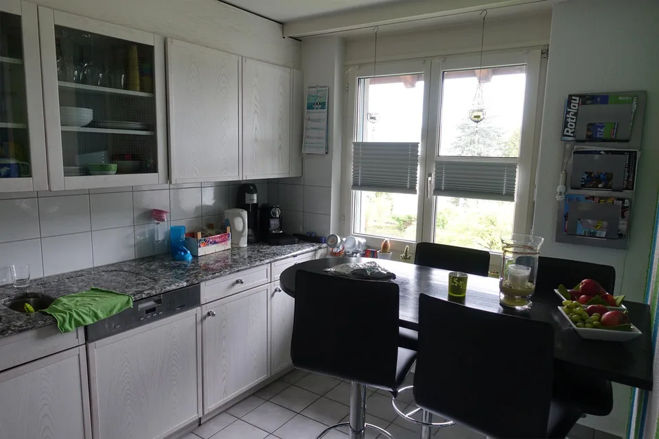 Schöne, grosse 4.5 Zimmerwohnung an ruhiger Lage mit Lift,