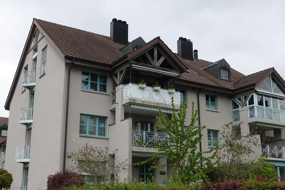 Schöne, grosse 4.5 Zimmerwohnung an ruhiger Lage mit Lift,