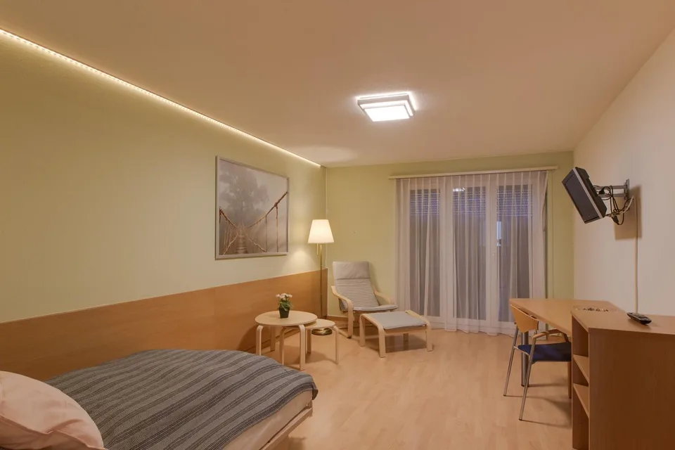 Möblierte Wohnung im Seefeld an ruhiger Lage mit separater Küche