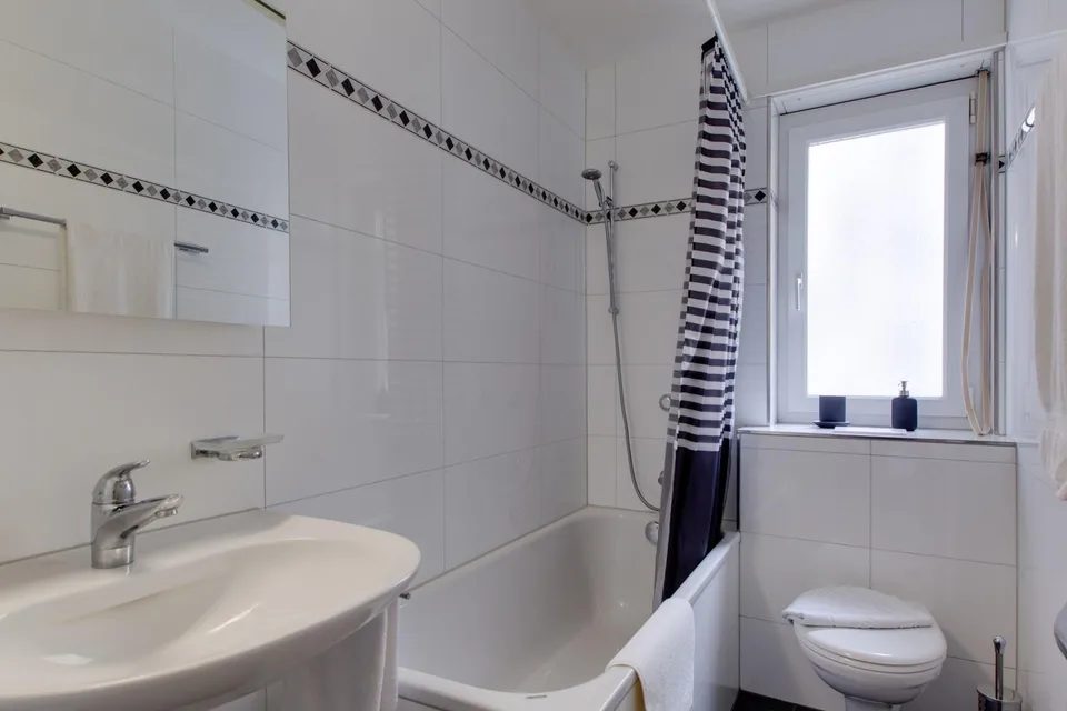 Möblierte Wohnung im Seefeld an ruhiger Lage mit separater Küche