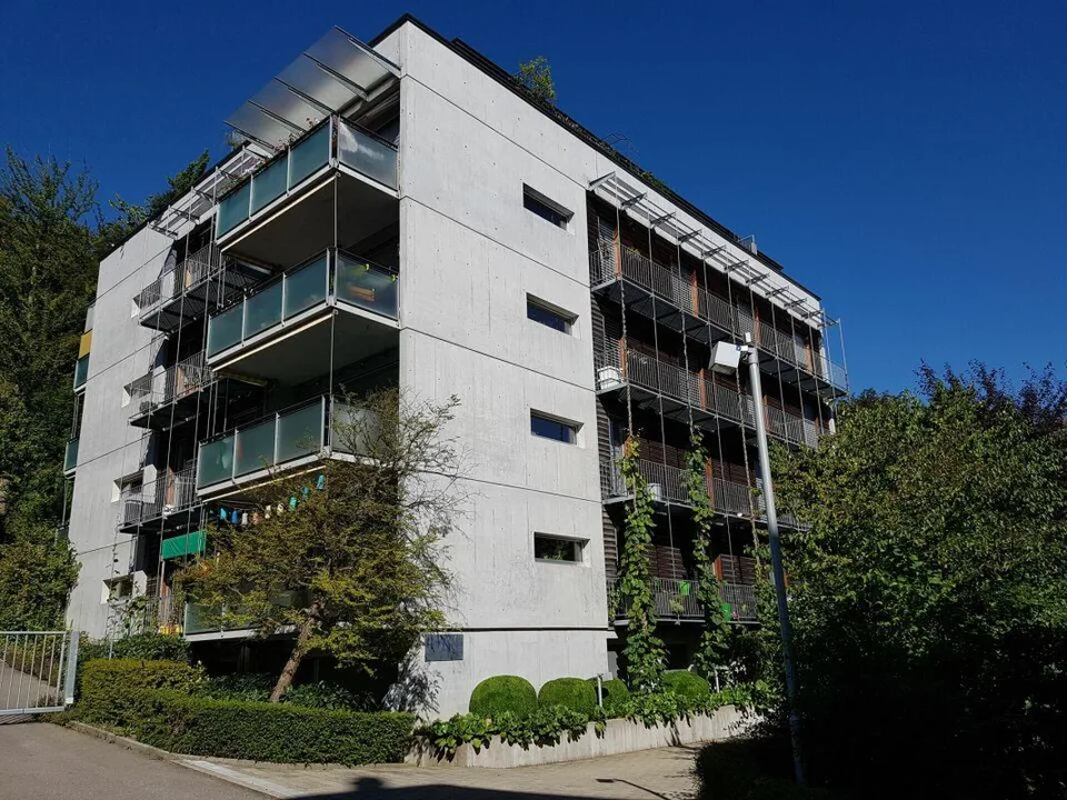 Einstellhallenplätze im Liebefeld - wettergeschützt parkieren!