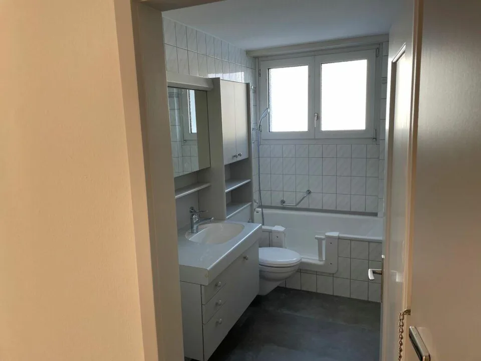 Bel appartement lumineux 4 pièces avec balcon au 3ème étage