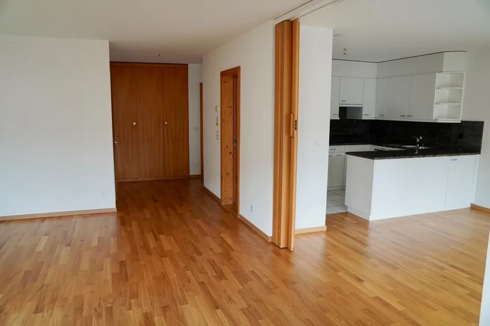 schöne und geräumige 4.5-Zimmerwohnung an zentraler Lage zu vermieten