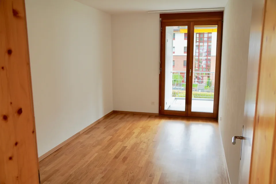 schöne und geräumige 4.5-Zimmerwohnung an zentraler Lage zu vermieten