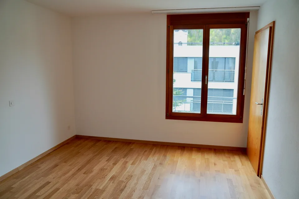 schöne und geräumige 4.5-Zimmerwohnung an zentraler Lage zu vermieten