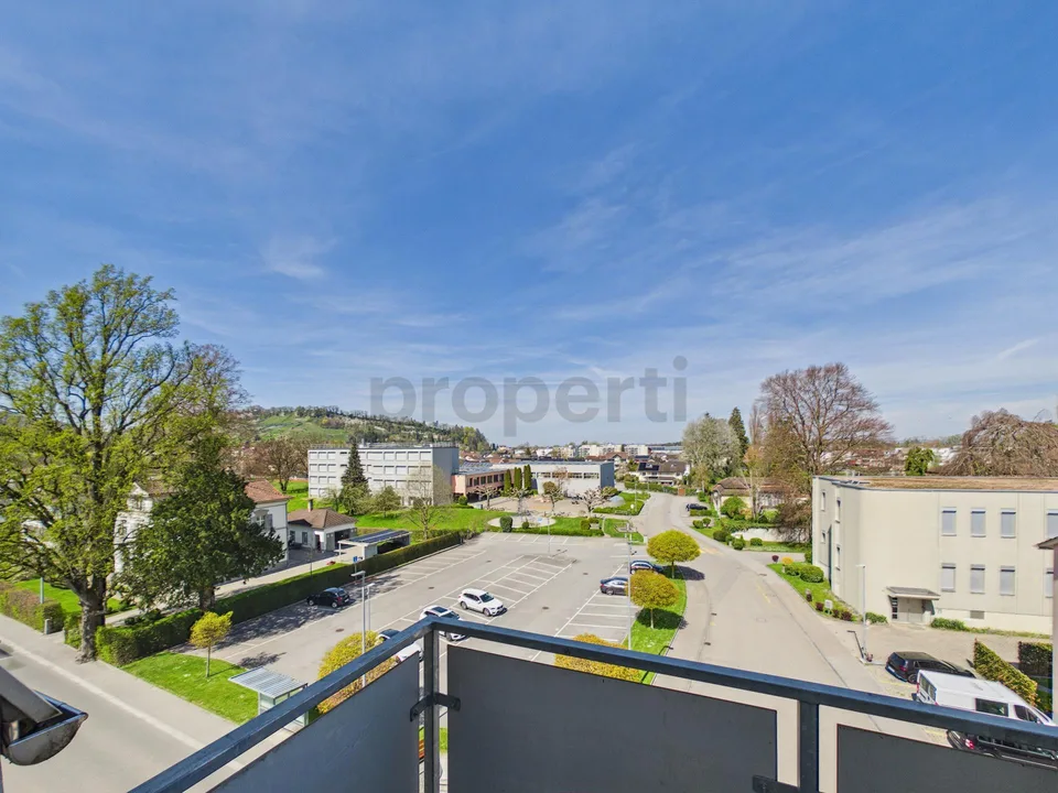 Maisonette moderne de 4,5 pièces avec balcon, Rheineck