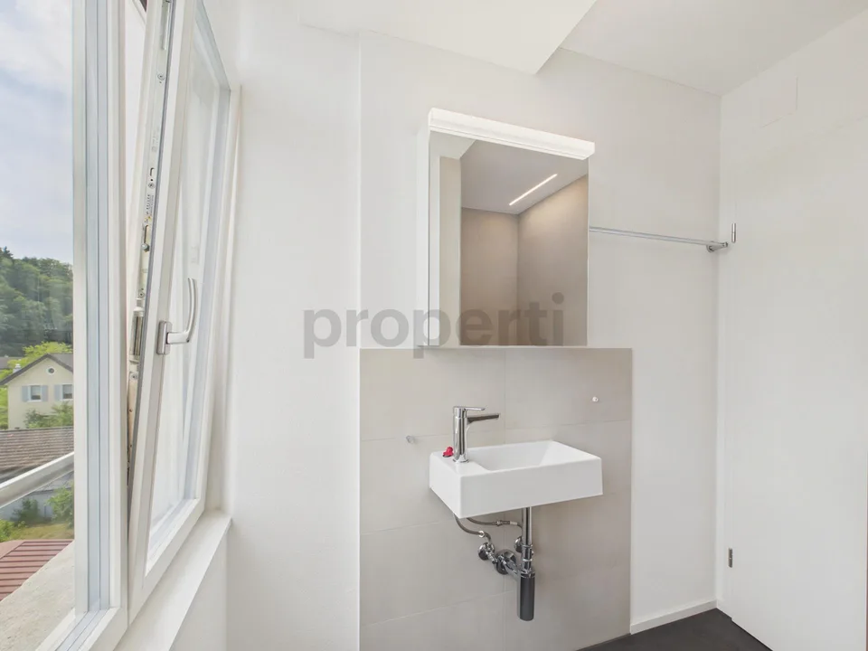 Maisonette moderne de 4,5 pièces avec balcon, Rheineck
