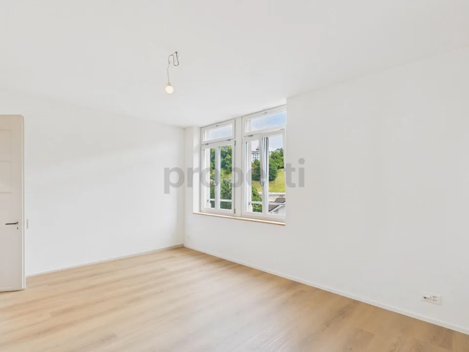 Maisonette moderne de 4,5 pièces avec balcon, Rheineck