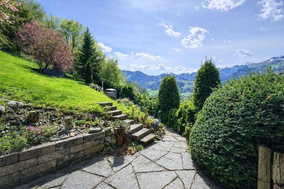 Von den Bergen geküsst - Ihr Zuhause, wo die Berge zum Greifen nah ...