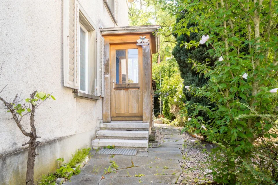 Charming 6.5-room detached house with great potential in the popular Deutweg district