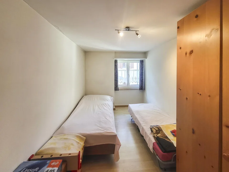 Einfamilienhaus mit Gewerbe und Schopf