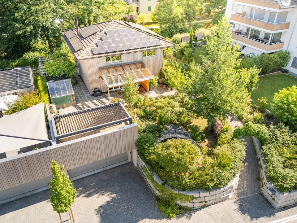 Stilvolles Einfamilienhaus mit Gartenparadies und Nachhaltigkeit