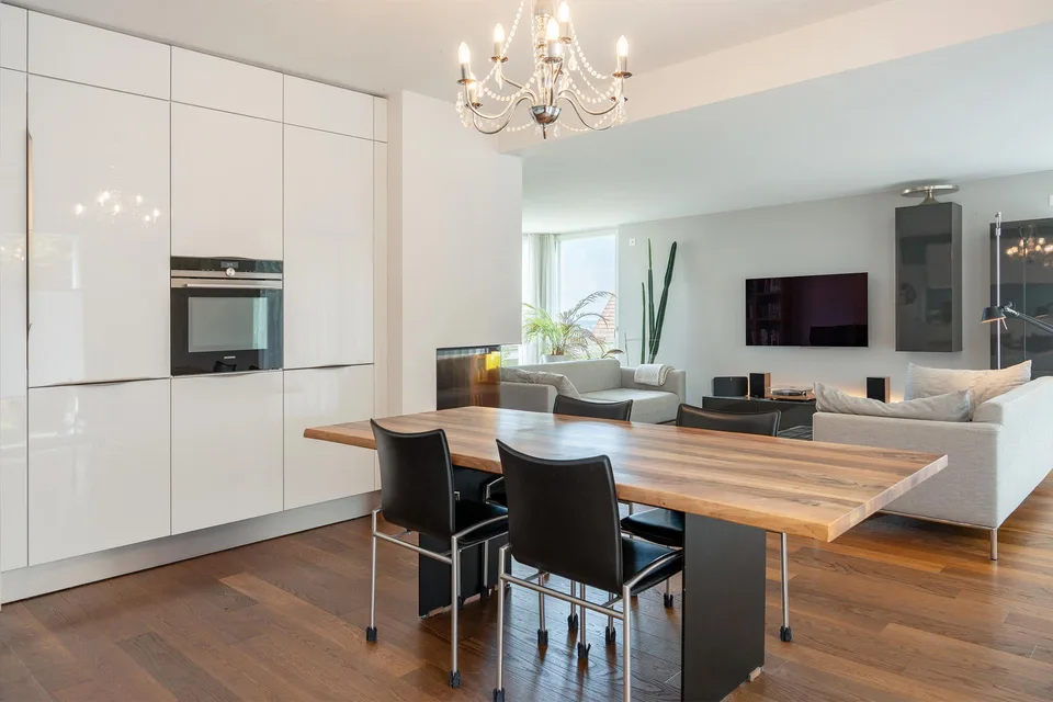 Einfamilienhaus komplett renoviert im Spiegel bei Bern