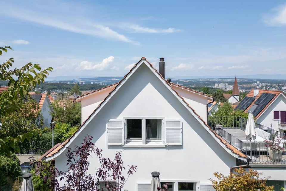 Einfamilienhaus komplett renoviert im Spiegel bei Bern
