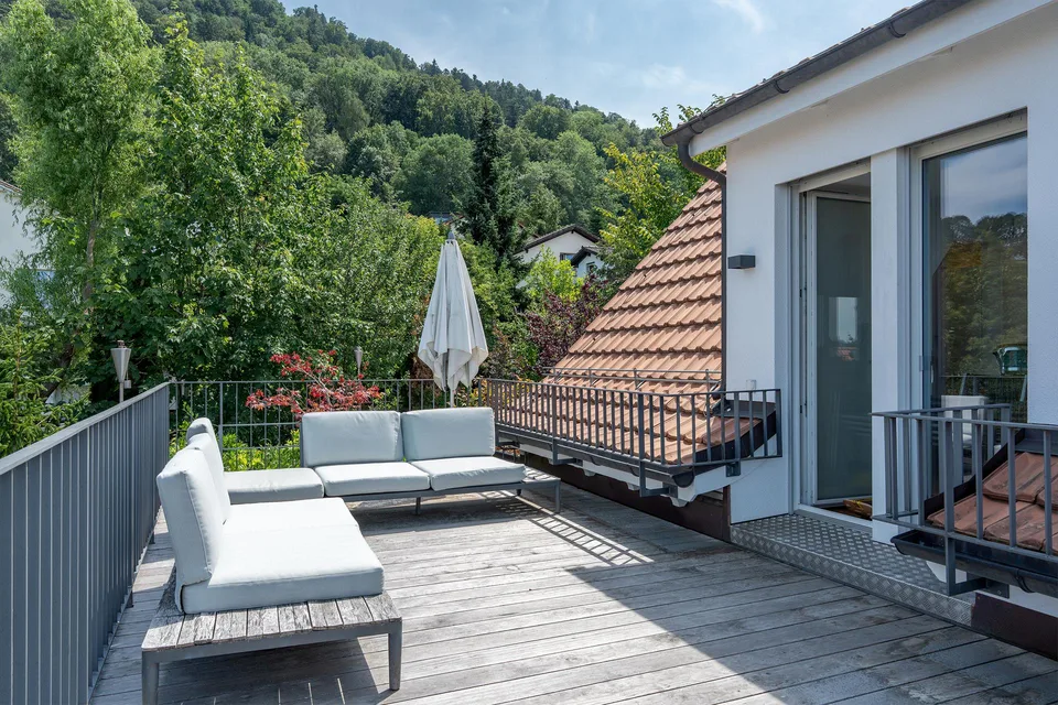 Einfamilienhaus komplett renoviert im Spiegel bei Bern